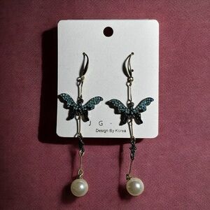Blue Rhinestone Butterfly Dangle Earrings with faux pearl new